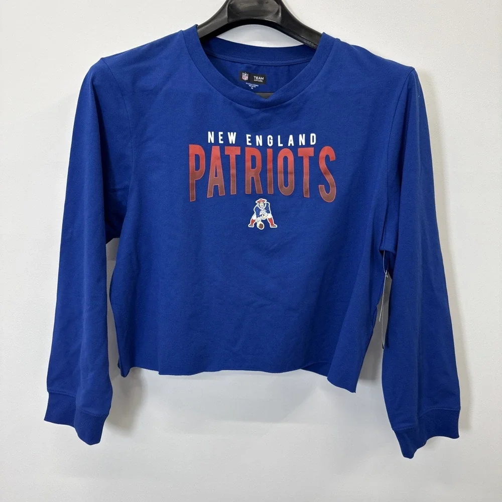 NFL Team Apparel New England Patriots women Crop Long Sleeve‎ Blue Old Logo  XXL